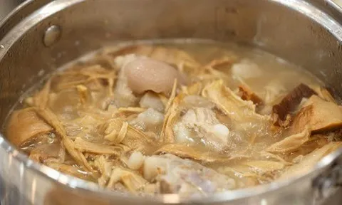 Nấu canh măng chớ bỏ qua 3 thao tác quan trọng: Măng mềm nhừ, mùi không hăng, nước canh trong