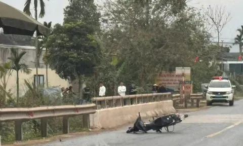 Nam thanh niên chưa rõ danh tính gặp tai nạn tử vong trên đường