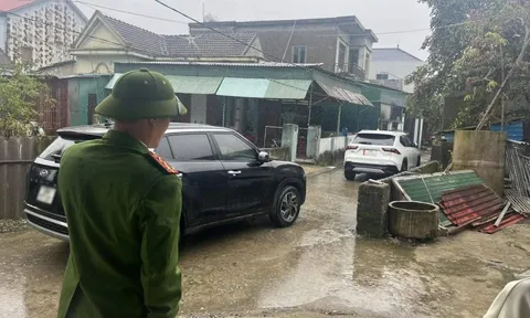 Người đàn ông lái 2 ô tô chặn xe khác, công an đến thì thách thức "phạt 100 triệu cũng được"