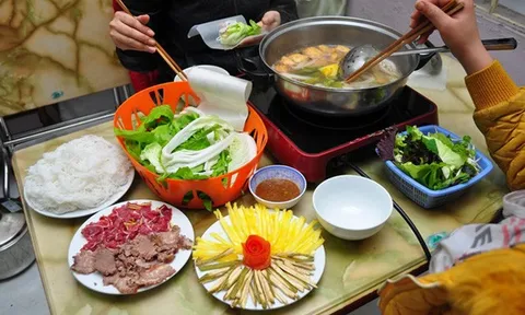 Bác sĩ Bệnh viện Bệnh Nhiệt đới Trung ương cảnh báo: Thói quen ăn lẩu dễ “rước bệnh”