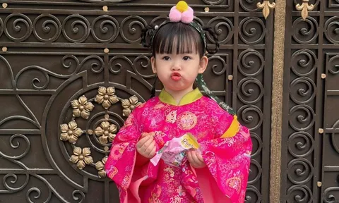 Ái nữ Đỗ Mỹ Linh chuẩn tiểu thư "sinh ra ở vạch đích", check-in cực đáng yêu trước biệt thự trăm tỷ nhà bầu Hiển