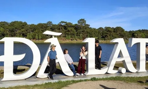 Lâm Đồng đón gần 1 triệu du khách dịp Tết Nguyên đán, doanh thu 1.800 tỉ đồng