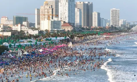 Mùng 5 Tết: Đà Lạt, Nha Trang đồng loạt treo biển hết phòng, giá tăng gấp ba khiến dân tình vội vã tìm chỗ ngủ