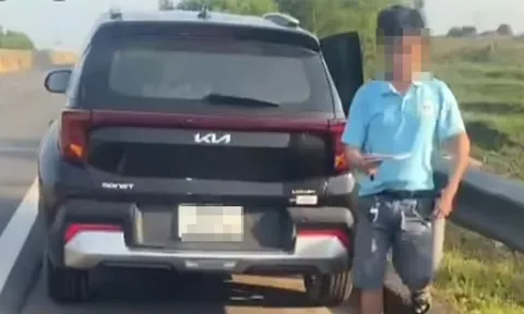 Tài xế dừng xe trên cao tốc ‘giải quyết nỗi buồn’ có thể bị phạt 13 triệu đồng