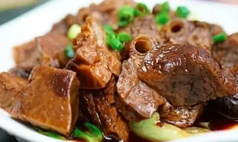 3 phần thịt lợn bị cảnh báo “tiềm ẩn rủi ro”, bác sĩ nhắc nên hạn chế ăn nếu không muốn rước họa vào thân