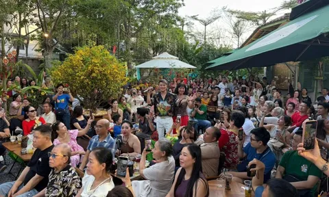 Vì sao quán cà phê của Đàm Vĩnh Hưng tạm đóng cửa chỉ sau khi khai trương hơn 2 tuần?