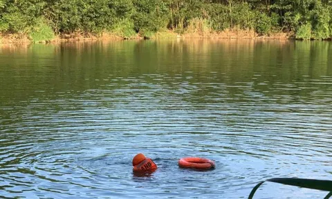 Phát hiện thai phụ và con gái tử vong dưới hồ sau tin nhắn tạm biệt