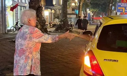 Tình hình mẹ ruột NSND Lê Khanh, Lê Vi