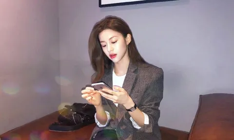 Đồng nghiệp vay tiền không trả, người EQ thấp làm ầm lên, người EQ cao chỉ cần 1 chiêu khiến đối phương tự giác rút ví