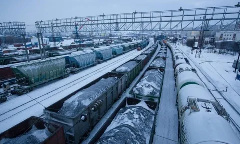 Căng thẳng Trung Đông: Lộ diện mặt hàng quan trọng tiếp theo tăng giá mạnh sau dầu thô và khí đốt