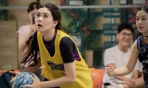 Hạt Dẻ bỏ đi 1 điểm giống ba, được khen luôn "nữ thần bóng rổ"