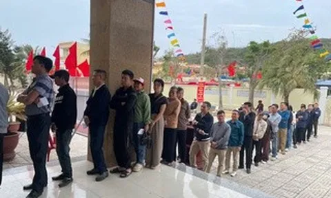 Cử tri đặc khu Bạch Long Vĩ đi bầu cử sớm
