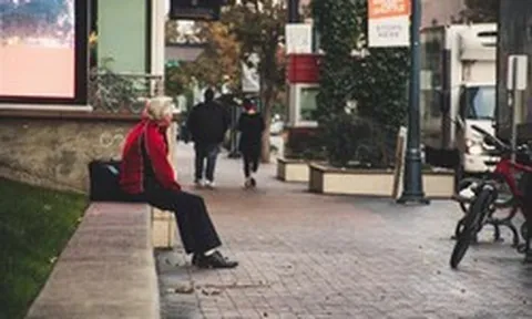 8 năm làm giúp việc cho người giàu, tôi phát hiện ra điểm chung “đau lòng” của đời người: Điều đáng sợ nhất lúc về già không phải là nghèo