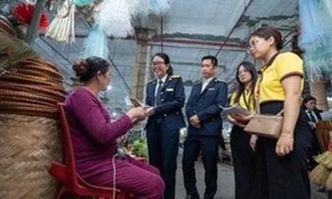 Từ 2026, hộ kinh doanh phải báo cơ quan thuế các tài khoản nhận tiền