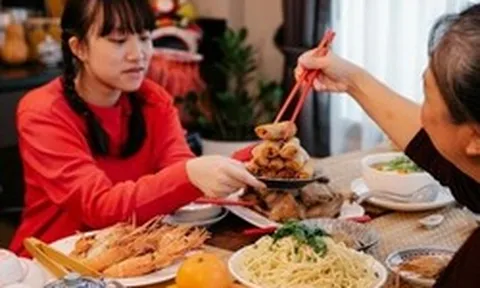 Sáng nào cũng tự nấu ăn cho gia đình, một gia đình 3 người đều bị ung thư tuyến tụy: Bác sĩ cảnh báo đừng mua loại thịt này