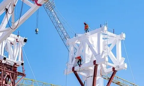 Cận cảnh nhà ga mới sân bay Phú Quốc bắt đầu lắp mái