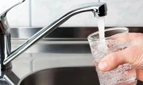 Uống nước máy đun sôi trong thời gian dài có nguy hại gì?