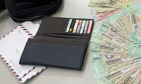 Phát hiện 83 tờ tiền có mệnh giá từ 500.000 đồng bị bỏ lại trên chuyến tàu đi từ ga Hà Nội