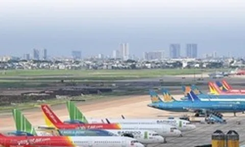 Giá nhiên liệu Jet A-1 tăng mạnh, hãng hàng không nói về việc tăng giá vé máy bay