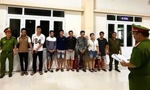 Cảnh sát bất ngờ kiểm tra một căn nhà, bắt Nguyễn Thị Trang Nương SN 1993