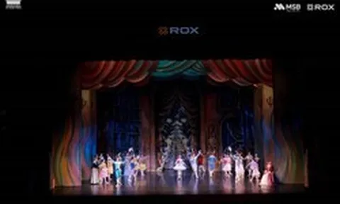 Khán giả Hà Nội say mê thế giới kỳ ảo của “Kẹp hạt dẻ”