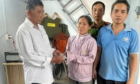 Phát hiện cọc tiền 500K trong túi nilon nằm chơ vơ trên đường, tổng 60 triệu đồng: Công an lập tức vào cuộc xác minh