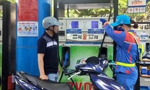 Chính phủ bổ sung 8.000 tỉ đồng cho Quỹ Bình ổn giá xăng dầu