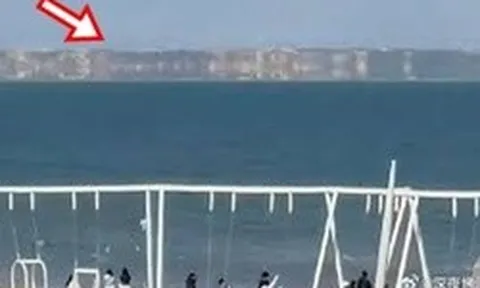 Biển bỗng xuất hiện "đoàn tàu xếp bằng gạch" lơ lửng, chủ homestay nói chưa từng thấy suốt 30 năm