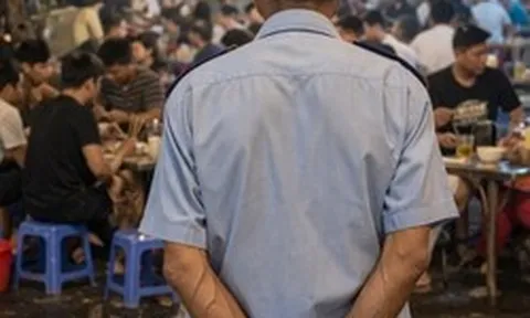 Bảo vệ quán ốc ở TP.HCM nhận niềm vui bất ngờ