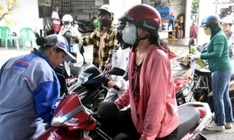 Ngân sách có thể tạm ứng bù cho giá xăng dầu từ 4.000 - 5.000 đồng mỗi lít