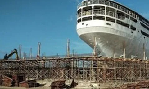 Chi 30 tỷ mua lại "đống sắt vụn 6.800 tấn” khiến bao người cười chê, 15 năm sau, công nghệ cao vào cuộc khiến ai cũng thấy hối hận