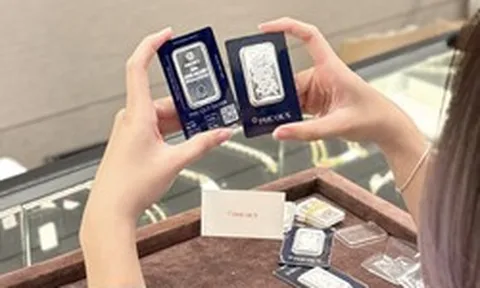 Giá bạc giảm sau khi ông Donald Trump cảnh báo sẽ 'mang địa ngục' đến cho Iran