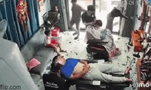 "2 phút" của người mẹ đưa con đi cắt tóc, khiến chủ tiệm kinh ngạc: Sự tử tế hút hơn 1,2 triệu lượt xem