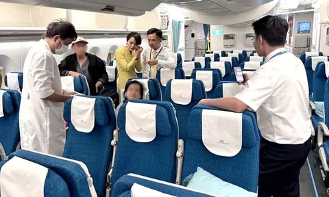 Hành khách bất tỉnh giữa chuyến bay từ Mỹ về, tổ bay Vietnam Airlines xử lý kịp thời cứu sống