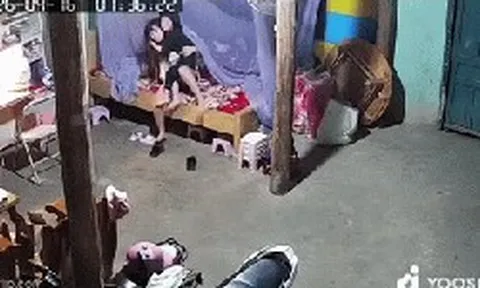 Bé gái hốt hoảng ôm em nhỏ lao khỏi giường vì tiếng động ầm ầm lúc rạng sáng: Cảnh tượng trong căn phòng sau đó khiến nhiều người thót tim