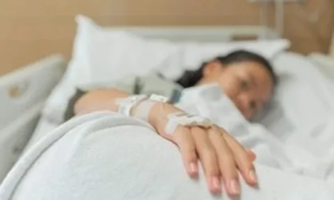 Người phụ nữ tử vong chỉ sau 1 tháng phát hiện ung thư, bác sĩ cảnh báo: Thường xuyên làm 3 việc này, “nuôi” bệnh cực nhanh