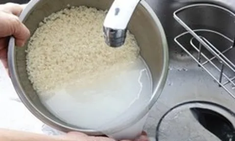 Cần vo gạo trước khi nấu cơm không? Chuyên gia "chia sẻ" 4 sai lầm tai hại, gây ung thư nhưng nhiều người làm mỗi ngày