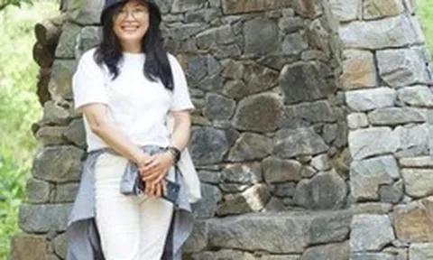 Sau tuổi 35, nhiều bà mẹ mới nhận ra: Có thu nhập riêng không chỉ là tiền, mà là sự tự tin