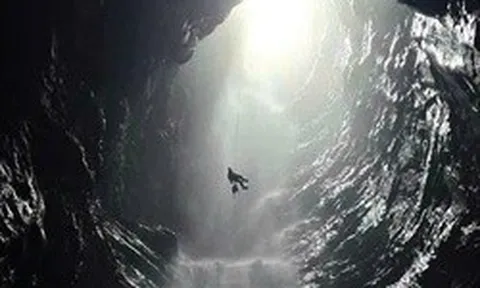 Phát hiện hang động mới có thác nước độc đáo tại Phong Nha - Kẻ Bàng