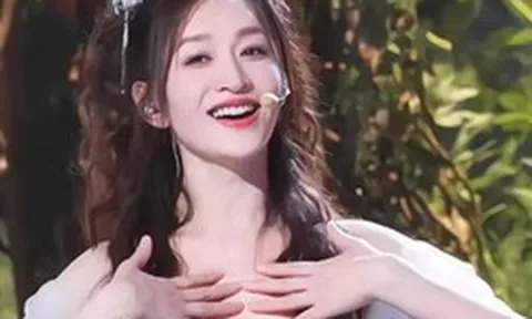 "Chị đẹp Đạp gió" hot nhất lúc này: Lý Tiểu Nhiễm ở tuổi 50 vẫn trẻ đẹp da mướt collagen, bí quyết nằm ở 2 điểm