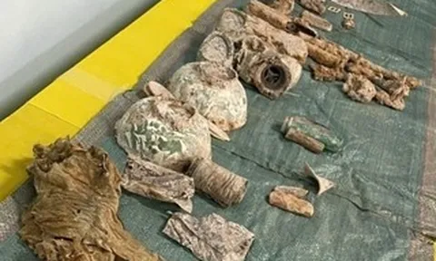 Tìm thấy 3 hài cốt liệt sĩ cùng nhiều di vật quan trọng, có 3 bát ăn cơm B52