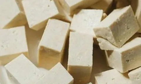 Đậu phụ mua về có nên rửa không? Đầu bếp chuyên nghiệp đưa ra câu trả lời gây bất ngờ