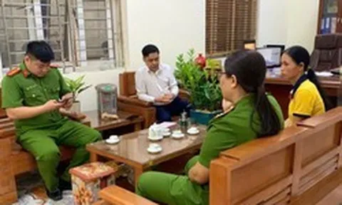 Người phụ nữ SN 1985 đến chi nhánh ngân hàng Agribank rút tiền tiết kiệm, giao dịch viên đang làm thủ tục phải vội báo công an