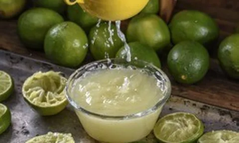 Bác sĩ nói gì về trào lưu uống 1kg chanh mỗi ngày để "chữa ung thư"?