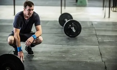 Chuyên gia: Hãy ngừng làm 5 điều này sau tuổi 40 để bảo vệ sức khỏe và tuổi thọ của bạn