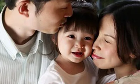 6 hành động "bất thường" chỉ ra: Con yêu bố mẹ nhiều lắm!