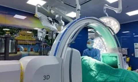 Chịu đau đớn suốt 10 năm, kỹ sư nước ngoài vượt 10.000km sang Việt Nam phẫu thuật: “Cảm giác như được tái sinh”