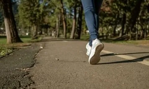 Nghiên cứu trên 100.000 người suốt 8 năm chứng minh: 1 môn thể thao kéo dài tuổi thọ hơn cả chạy hay bơi nhưng thường bị đánh giá thấp