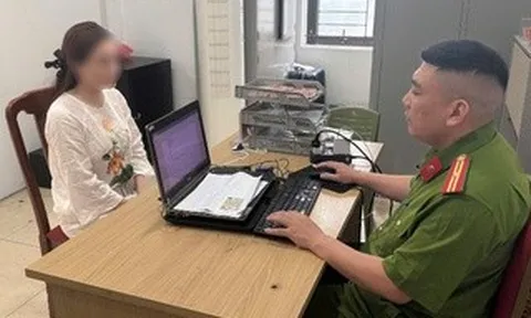 Lập hồ sơ xử lý người phụ nữ chửi bới, hành hung nam tài xế ô tô