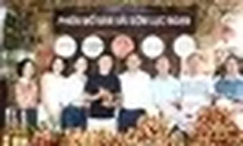 Phó Chủ tịch Bắc Ninh cùng cầu thủ Quang Hải livestream bán hơn 30 tấn vải